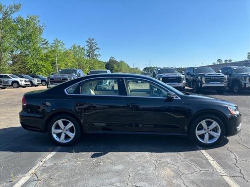 2012 Volkswagen Passat 2.5 SE