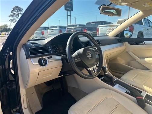 2012 Volkswagen Passat 2.5 SE
