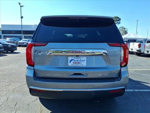 2023 GMC Yukon SLT