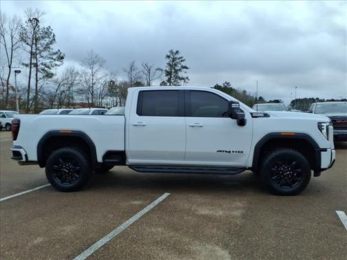 2025 GMC Sierra 2500 AT4