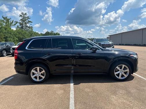2020 Volvo XC90 T6 Momentum 7 Passenger