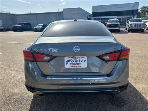2022 Nissan Altima 2.5 SR
