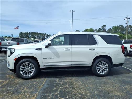 White Frost Tricoat 2022 GMC Yukon SLT