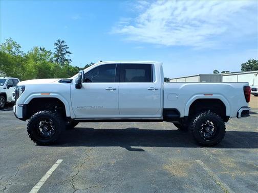 White Frost Tri-Coat 2024 GMC Sierra 2500 Denali Ultimate