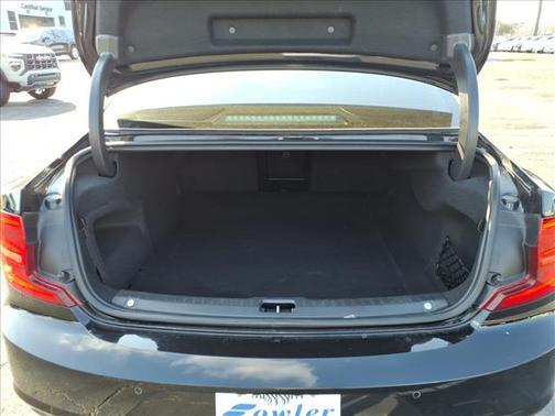 2018 Volvo S90 T5 Momentum