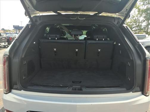 2025 Cadillac Escalade IQ Luxury 2