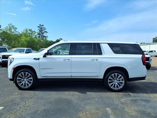 Summit White 2021 GMC Yukon XL Denali
