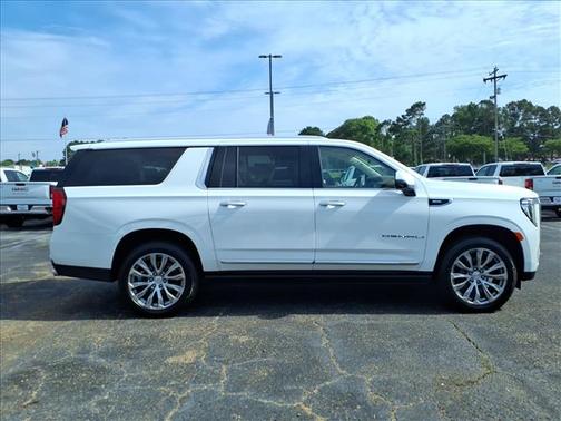 Summit White 2021 GMC Yukon XL Denali