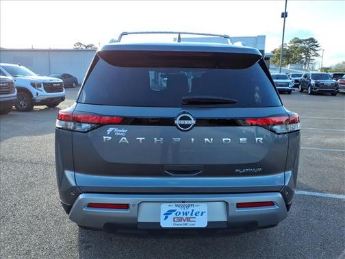 2023 Nissan Pathfinder Platinum