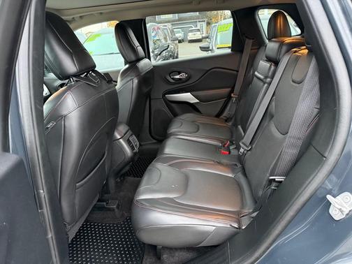 2018 Jeep Cherokee Trailhawk