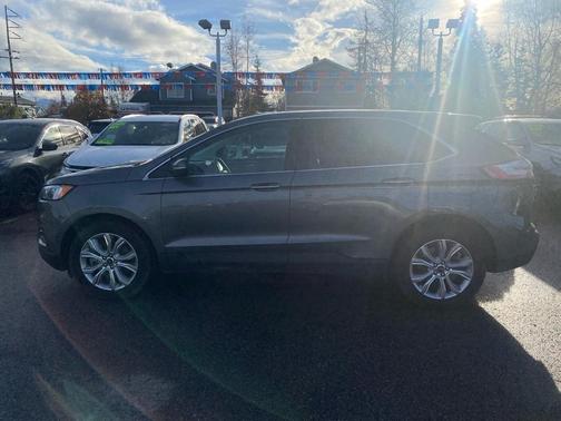 2023 Ford Edge Titanium