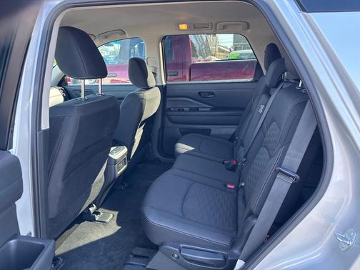 Silver 2024 Nissan Pathfinder SV