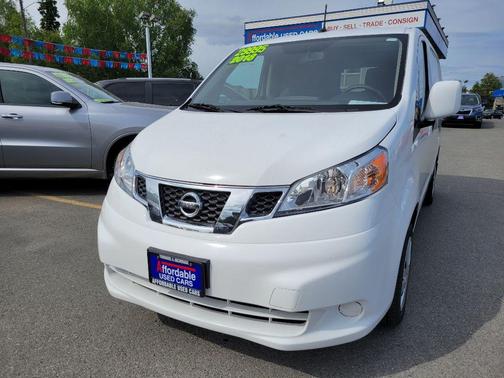 Photo 1 of 4 of 2018 Nissan NV200