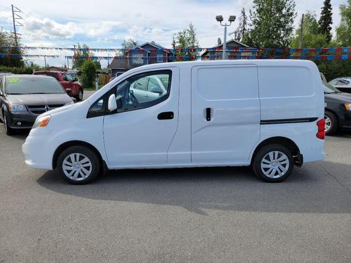 Photo 2 of 4 of 2018 Nissan NV200