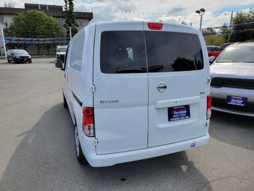 Photo 3 of 4 of 2018 Nissan NV200