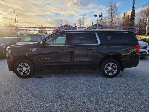 2023 GMC Yukon XL SLE