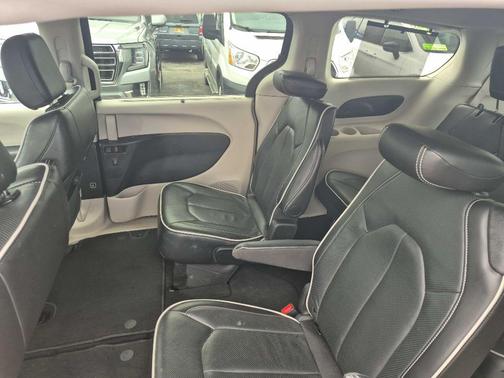 Black 2024 Chrysler Pacifica Limited