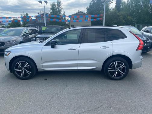 2021 Volvo XC60 T5 R-Design