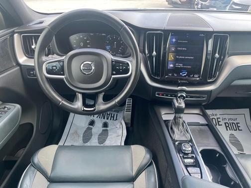 2021 Volvo XC60 T5 R-Design
