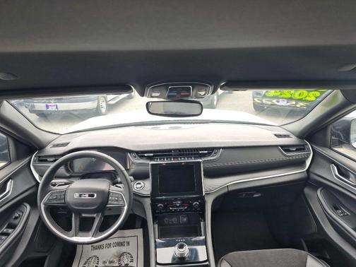White 2024 Jeep Grand Cherokee Laredo