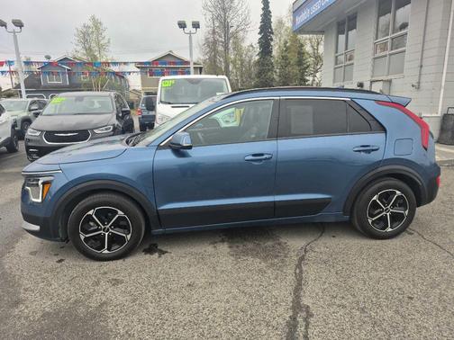 Blue 2023 Kia Niro EX
