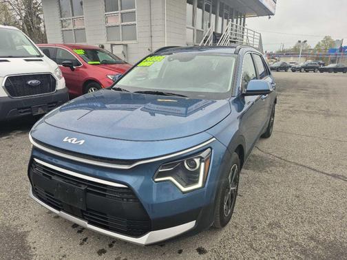 Blue 2023 Kia Niro EX