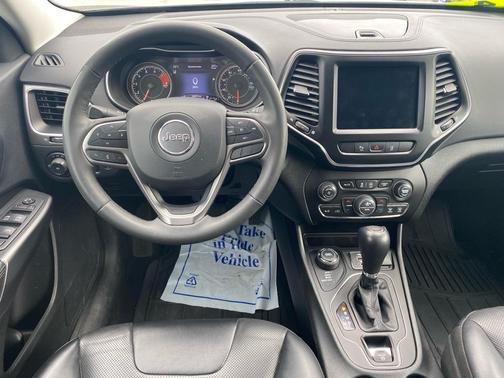 2022 Jeep Cherokee Latitude Lux