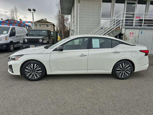 White 2024 Nissan Altima 2.5 SV