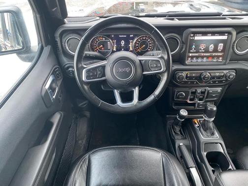 2022 Jeep Gladiator Overland