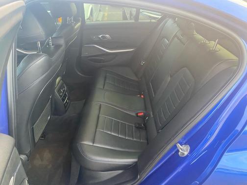 2019 BMW 330 i xDrive