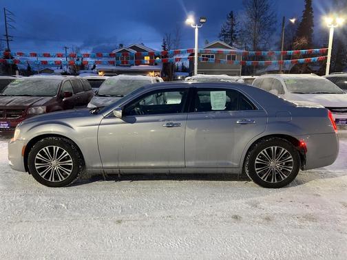 Photo 2 of 6 of 2016 Chrysler 300C Base