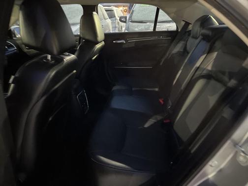 Photo 4 of 6 of 2016 Chrysler 300C Base