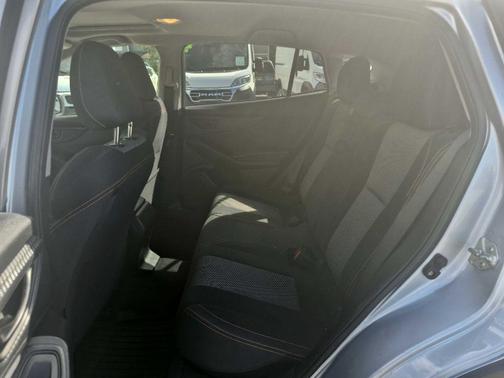 Ice Silver Metallic 2021 Subaru Crosstrek Premium