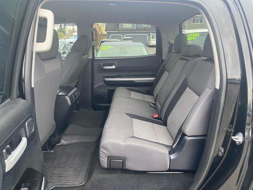 2017 Toyota Tundra SR5