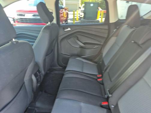 Black 2018 Ford Escape SE