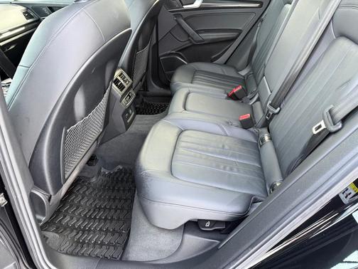 2020 Audi Q5 40 Premium Plus