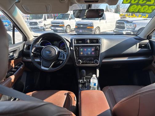 Crystal Black Silica 2019 Subaru Outback 2.5i Touring