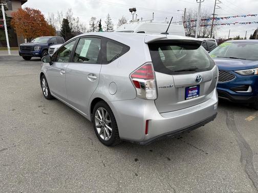 2017 Toyota Prius v