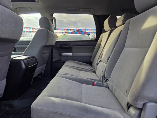 2022 Toyota Sequoia SR5