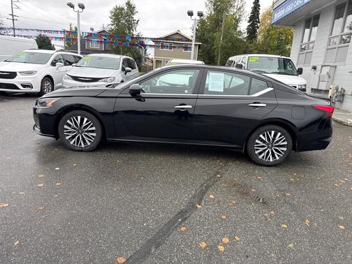 Black 2024 Nissan Altima 2.5 SV