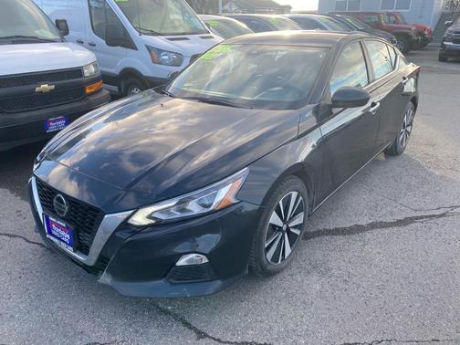 2022 Nissan Altima 2.5 SV