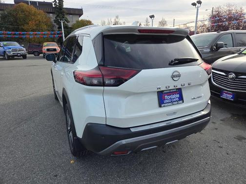 2022 Nissan Rogue SL