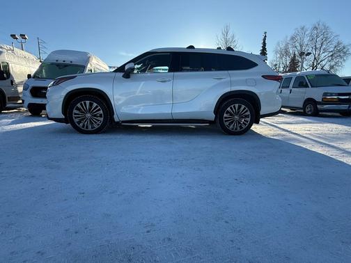 2021 Toyota Highlander Platinum