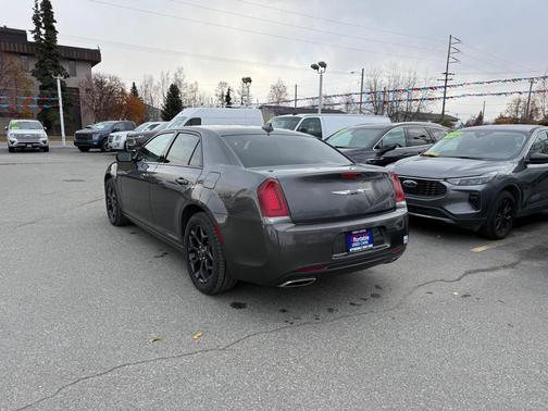 2019 Chrysler 300 S