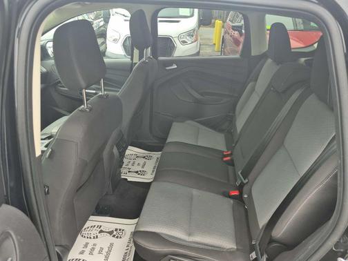 Black 2018 Ford Escape SE