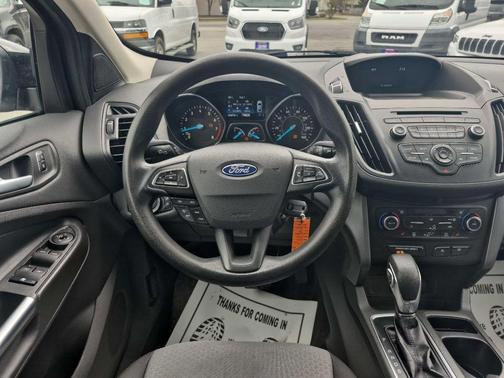 Black 2018 Ford Escape SE