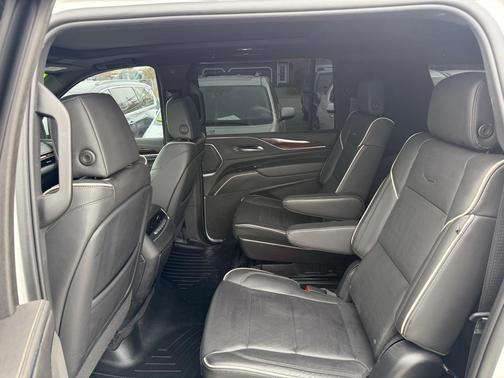 2022 Cadillac Escalade ESV Premium Luxury