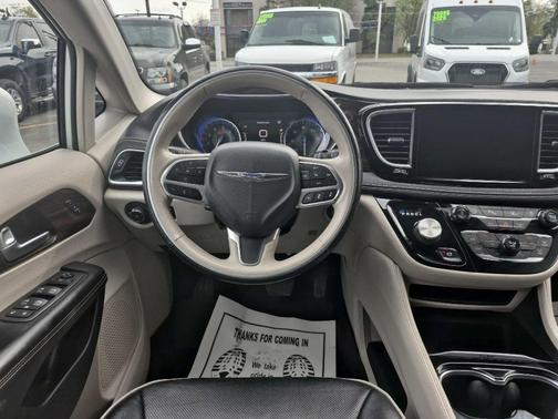 White 2021 Chrysler Pacifica Limited