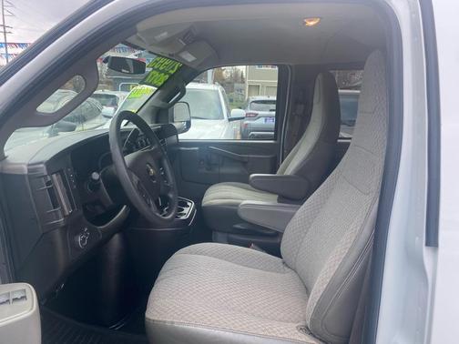 2017 Chevrolet Express 3500 LT