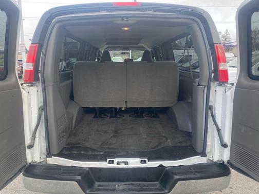 2017 Chevrolet Express 3500 LT